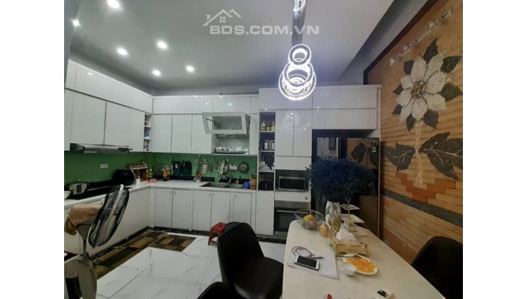 SIÊU VIP Ô TÔ TRÁNH HOÀNG CẦU 55M2 5T 5MT CHỈ 12 TỶ ĐỐNG ĐA KINH DOANH SẦM UẤT