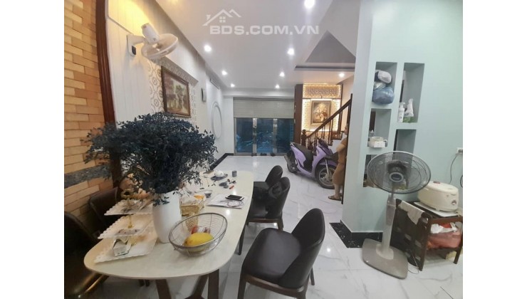 SIÊU VIP Ô TÔ TRÁNH HOÀNG CẦU 55M2 5T 5MT CHỈ 12 TỶ ĐỐNG ĐA KINH DOANH SẦM UẤT