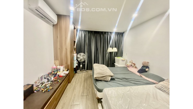 Nhà NGUYỄN VĂN CỪ_ 33m2 - 3 tầng - 3.3 tỷ _TIỆN ÍCH NGÚT NGÀN_ Ở SƯỚNG