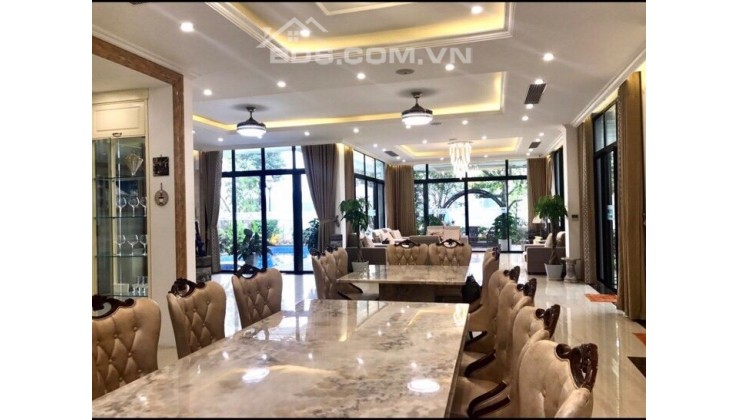 Bán khách sạn tc 5* trung tâm Bãi Cháy- Hạ Long, 32 phòng, đi bộ 2p ra bãi tắm, cạnh công