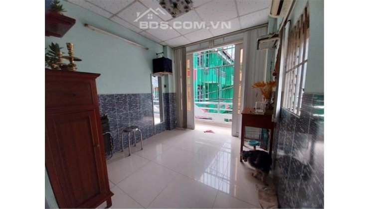 Bán nhà Nguyễn Văn Quá, Phường Đông Hưng Thuận, Quận 12, hẻm thông
DT 22.4m2 (2.91 x 7.7) x 3
Chỉ 2.2 tỷ