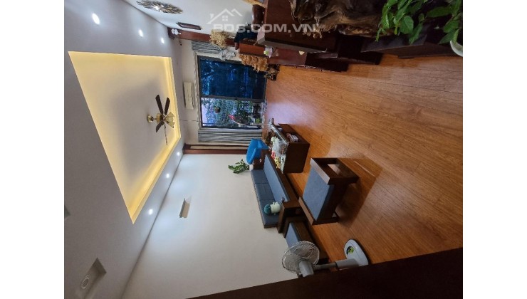 Bán gấp nhà trung Văn Nam Từ Liêm 64 m 2 thoáng gara ô tô 5 tầng view hồ giá 11 tỷ