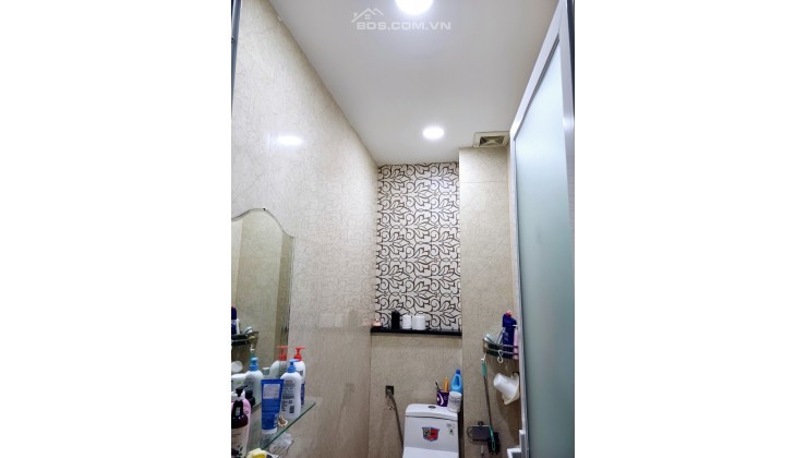 Chính chủ bán nhà 1 trệt 3 lầu kiên cố tại Gò Vấp, DTSD 150m2 SHR, 5.7 tỷ. Lh:0937875541.