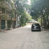 Bán nhà phố Hoàng Quốc Việt, 100m , 5 tầng, vỉa hè, ô tô tránh. Giá: 23 tỷ