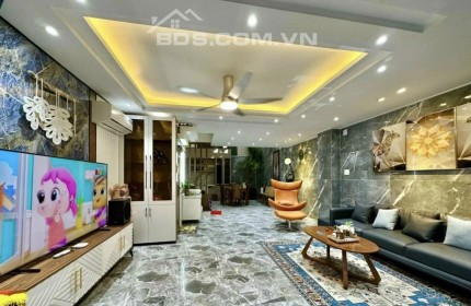 Bán nhà mặt tiền Nguyễn Văn Linh, Quận 7 90m2 3 tầng BTCT nhỉnh 15 tỷ.