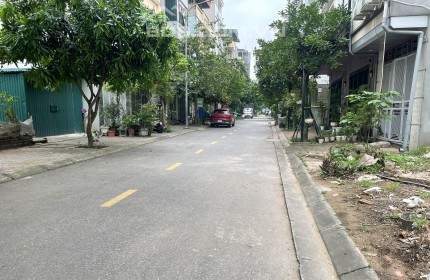 Đất Phân Lô Thạch Bàn , Long Biên . 56M x MT 4M , Vỉa Hè , Ô Tô Tránh . Giá 150TR/M.