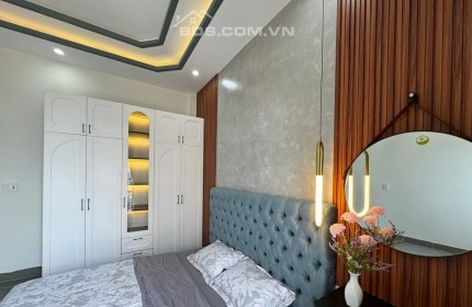 Bán nhà 3 tầng 3 mê kiệt 5m  nhà full xịn xò tại Tôn Đản. Chỉ cần xách vali vô ở