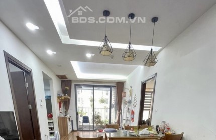 (Cực Hiếm) Căn hộ C7 90m2 có slot Ô Tô, BC hướng Nam mát mẻ, Để lại Full NT - 3,9 tỷ - Giá Chuẩn