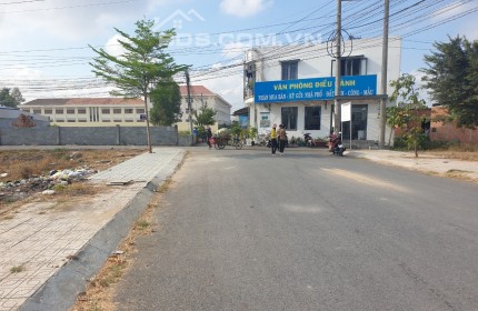 Bán lô đất trong KDC,cạnh trường học,ngay TT đức hòa,giá TT chỉ 800tr