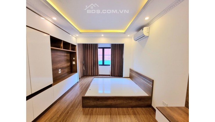 Bán nhà Tây Sơn, 30m2, 4 tầng, mt 5,2M, Giá 4,8 tỷ, 3 bước ra oto tránh, tiện ích ngập tràn, xách vali về ở