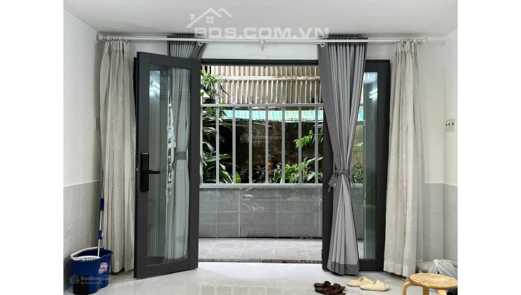 Bán căn nhà 105,6m2 tại đường Trần Quang Khải Quận 1