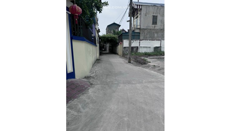 Cần bán 38,9m2, tk4, đất tại trung tâm thị trấn chúc sơn, giá nhỉnh 1 tỷ.