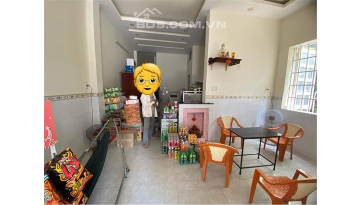 NHÀ 2 MẶT TIỀN HẺM THÔNG  NHÀ ĐANG  BÁN TẠP HOÁ 70m2. 2LẦU. 2PN. CHỦ GIẢM 200tr CÒN 3,299 tỷ TL.