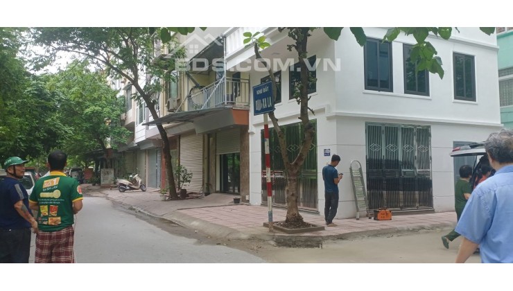 CC cần Bán nhà 4.5 tầng, 44/50m2, tk5, Lô góc 3 mặt thoáng, KĐT Xa La - Hà Đông.