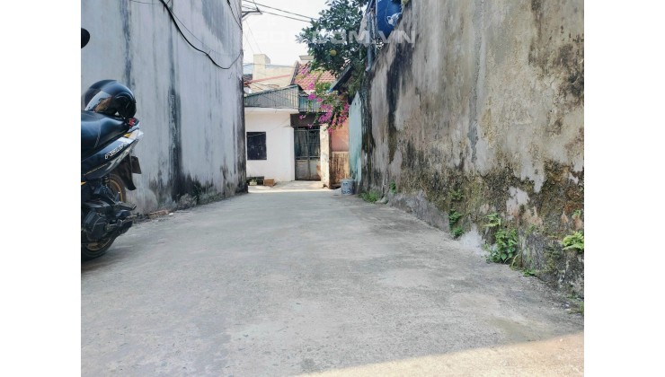 CC gửi bán Đất 74.5m2, mt 5m, tk6, full thổ cư, Xóm Xá, Chúc Sơn, giá 2.x tỷ (x tiểu học).