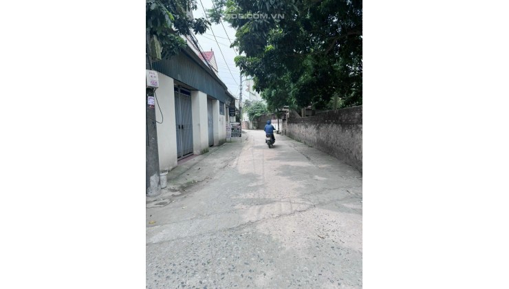 Cần bán 38,9m2, tk4, đất tại trung tâm thị trấn chúc sơn, giá nhỉnh 1 tỷ.