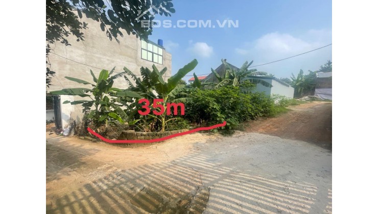 Đất 35.2m2, tt Chúc Sơn, tk5, lô góc, ô tô vào đất, giá chỉ chưa đến 1 tỷ