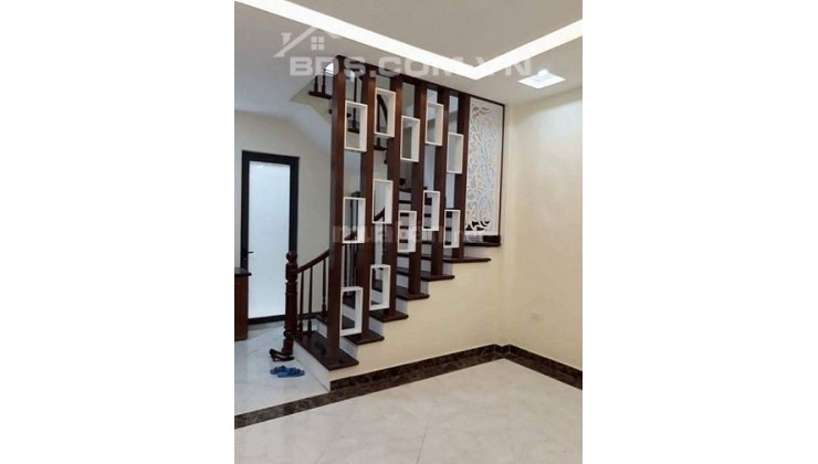 Chính chủ bán nhà phố Bạch Mai, quận Hai Bà Trưng, Hà Nội dt 40m2 x 5 t giá 5,2 tỷ.