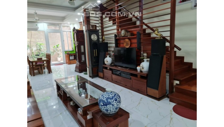 Nhà Phân lô Tổng Cục 5 Tân Triều dt100m2 5 tầng,mt5m sổ đỏ giao dịch ngay