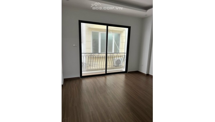 Cực đẹp - Bán nhà Phố Tư Đình, 52m2, 5 tầng, Gara Oto, KD, giá TL 9.49 tỷ, Long Biên.