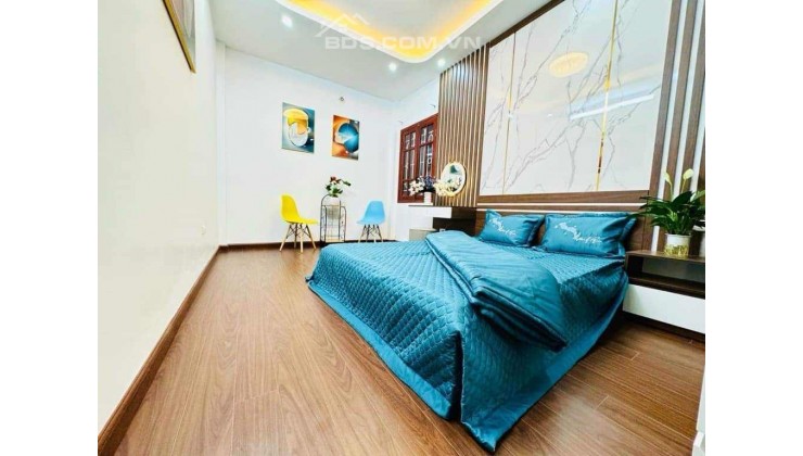 Siêu Phẩm , Siêu Hiếm. Bán Nhà Nguyễn Văn Cừ ,Ngõ Thông Bồ Đề , Hồng Tiến DT 36m2 , 5 tầng , Giá 4.8 tỷ