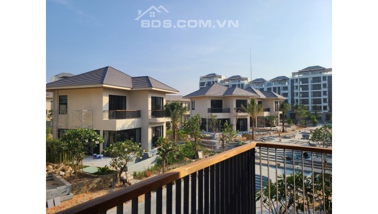 Biệt thự tiêu chuẩn 5 sao ven biển tuy hòa phú yên,full nội thất,view 4 mặt tiền,ck đến 6 tỷ