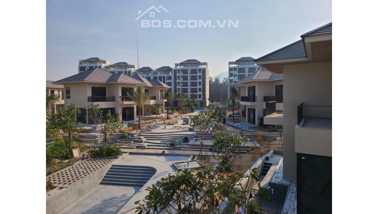 Biệt thự tiêu chuẩn 5 sao ven biển tuy hòa phú yên,full nội thất,view 4 mặt tiền,ck đến 6 tỷ