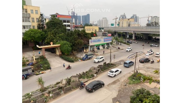 Bán nhà Phạm Văn Đồng lô góc 3 mặt thoáng, vỉa hè rộng, kinh doanh đẳng cấp, 45m2 12.5 tỷ