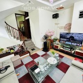 Nhà đẹp ở ngay Hoàng Ngân, Cầu Giấy, 20M Oto tránh, 42m2 x 5T, MT 4.5m, Nhỉnh 7 tỷ