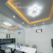 Bán Gấp nhà 4 tầng phố Trần Bình, Nguyễn Hoàng 36m2 2 thoáng, Gần Ô tô, Full NT ~5tỷ