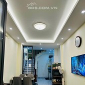 Bán Nhà Nguyễn Văn Cừ Ngõ To Thông Otto Vào Ngõ DT33m2 , 5 Tầng , Giá 4.95 tỷ