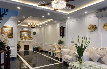 Mặt Phố Trịnh Văn Bô, 140m2, 6 Tầng, Lô Góc, Giá 33 Tỷ.