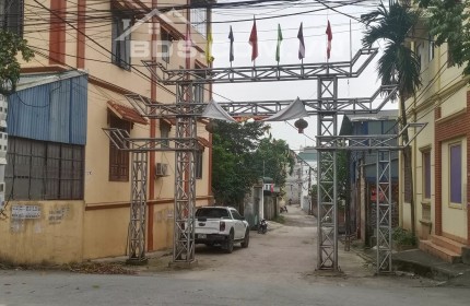 CC cần bán 76m2, 1.x tỷ,  lô góc, tk 5, Đất Chúc Đồng, Thụy Hương Chương Mỹ, HN.