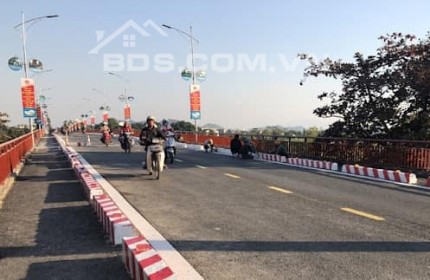 Bán mảnh đất Nông Tiến cách TP 2,5km, cách đường QL37 hơn 100m với diện tích gần 1,600 m2 trong đó thổ cư 150m2 + ao + đất liền kề