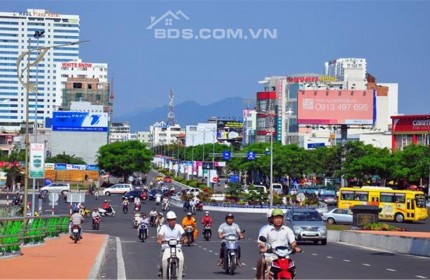 Bán nhà đường Nguyễn Văn Linh đoạn đẹp nhất dt 106m2 đang có hợp đồng dài hạn thuê 80 triệu/tháng