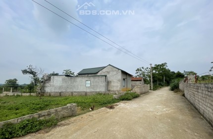 Chỉ hơn 2 tỷ sở hữu 448m2 đất nghỉ dưỡng 3 mặt tiền tại Yên Bài, Ba Vì. LH 0984235555