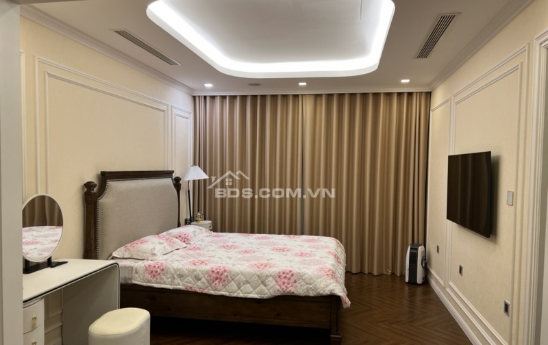 Chính chủ bán hoặc cho thuê căn hộ full nội thất Vinhomes Metropolis Liễu Giai