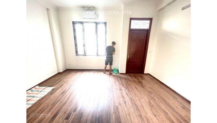 Bán nhà Hoa Bằng 5T TT Cầu Giấy. 48m2 KD đỉnh. Ngõ thông 3 bước chân ra ô tô tránh.