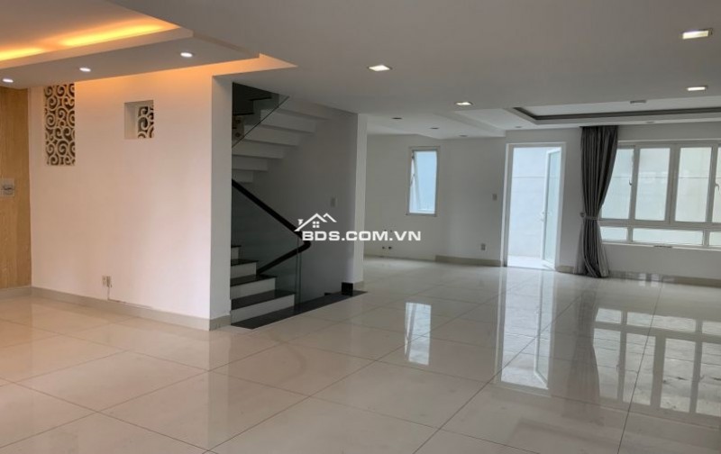 Cho thuê Villa mặt tiền đường phường An Phú An Khánh Q2 phù hợp làm văn phòng