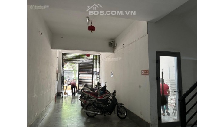 Bán building phố Nguyên Hồng phân lô ô tô tránh có vỉa hè, thang máy DT 84m2 8 tầng mặt tiền khủng