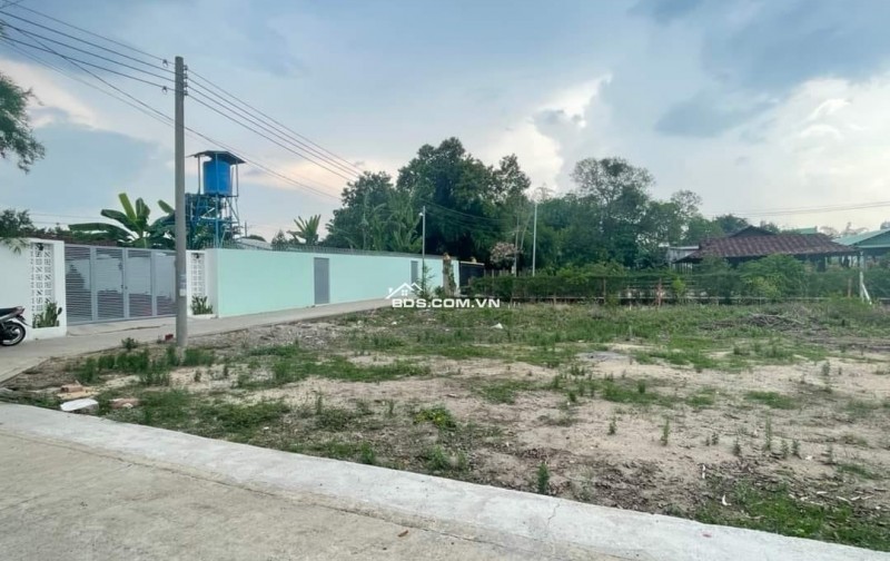 BÁN GẤP 3 SỔ 3006M2 SHR SÁT CHỢ, DÂN CƯ ĐÔNG, ĐƯỜNG 24M THÔNG THẲNG KCN GIÁ 340TR