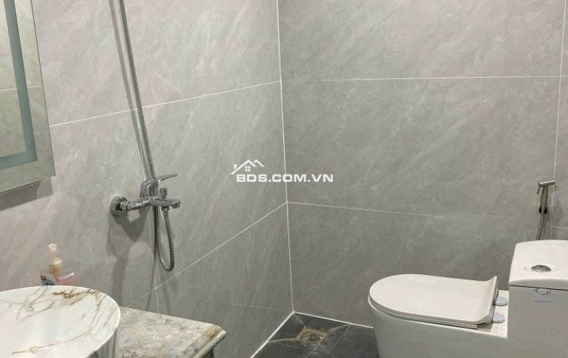 Cho thuê gấp nhà Đền Lừ 65m2, 6T, thang máy, nhà mới nguyên, thông sàn ô tô giá 25tr