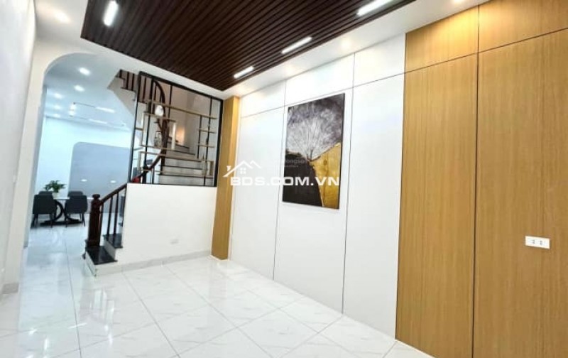 Bán nhà Hoàng Mai Oto oto 7 chỗ đỗ cổng  LH em Hạnh 0814982137
