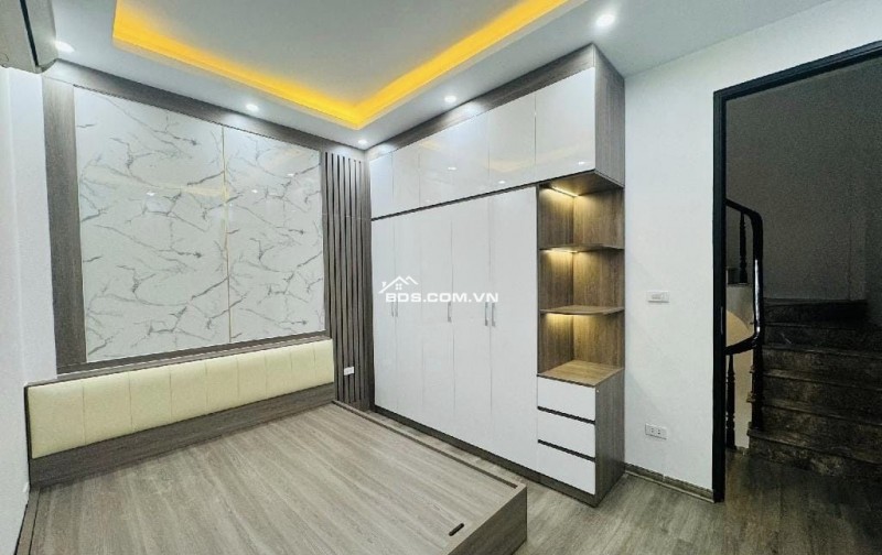 Bán nhà Đống Đa Diện tích: 30m2 x 5 tầng  mới coong