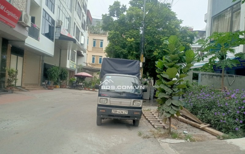 Bán Đất Hoàng Công Chất PHÂN LÔ - VỈA HÈ - ĐƯỜNG Ô TÔ TRÁNH - CẠNH ĐẠI HỌC TÀI NGUYÊN MÔI TRƯỜNG - KINH DOANH.