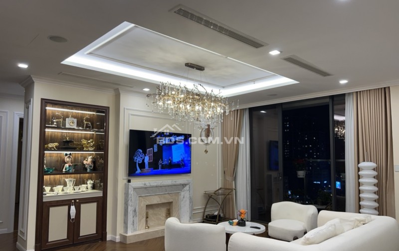 Chính chủ bán hoặc cho thuê căn hộ full nội thất Vinhomes Metropolis Liễu Giai