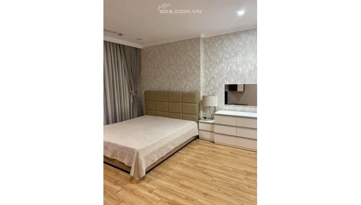 Cho thuê căn hộ 4 PN Vinhomes Central Park giá rẻ