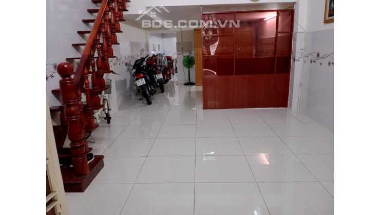 CHÍNH CHỦ BÁN GẤP NHÀ NGAY CV LÀNG HOA GÒ VẤP. ĐẦY ĐỦ GIẤY TỜ. 72M2 CHỈ 8,7 TỶ. LH:0963883613.