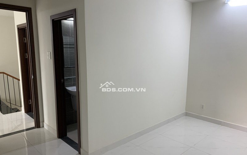 Văn Phòng Cho Thuê Quận 8 - 151m2 (3WCX2PN) - Ô Tô Đậu Thoải Mái- 0907456379