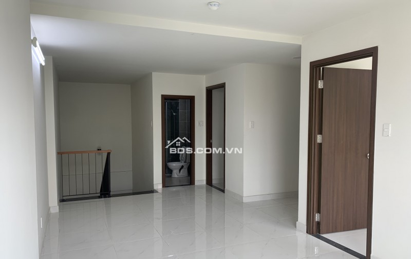 Văn Phòng Cho Thuê Quận 8 - 151m2 (3WCX2PN) - Ô Tô Đậu Thoải Mái- 0907456379